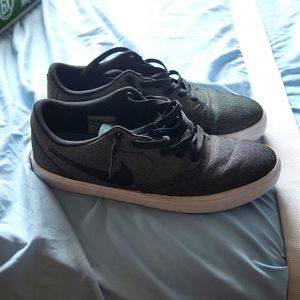 Nike sb Dark Grey shoes